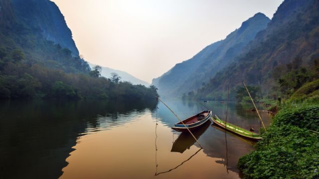 Paysage de montagne avec le fleuve mekong au Cambodge