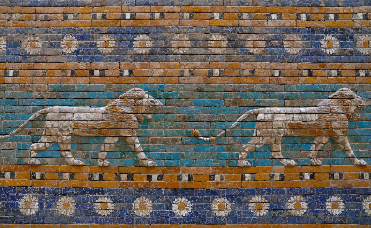 Bas-relief de lions, en briques ou carreaux émaillées, porte d'Ishtar, Babylone, ancienne Mésopotamie.